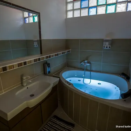 Luxury En-suite Air-conditioned